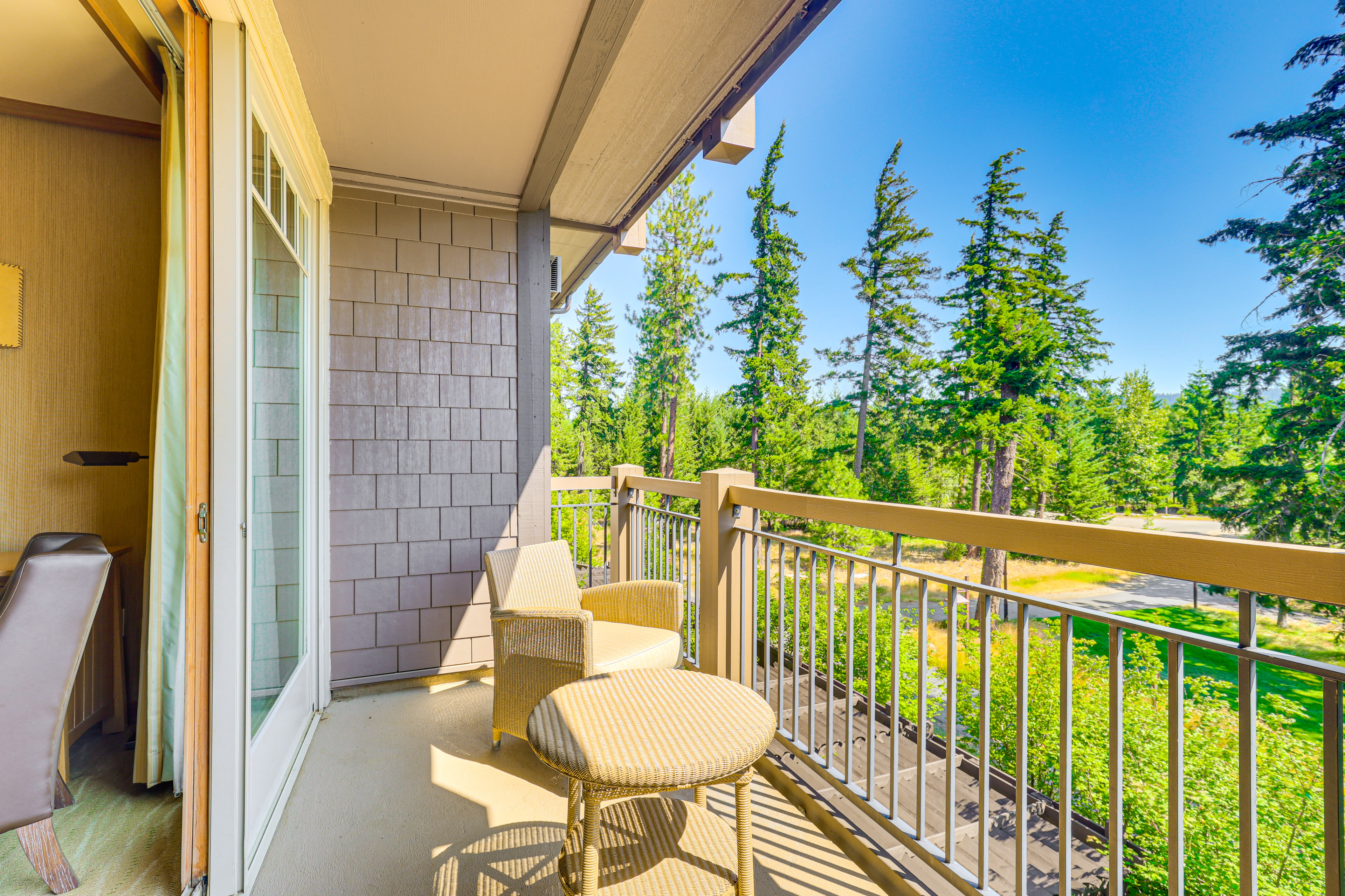 Property Image 2 - Cle Elum Condo w/ Balcony in Suncadia Resort!