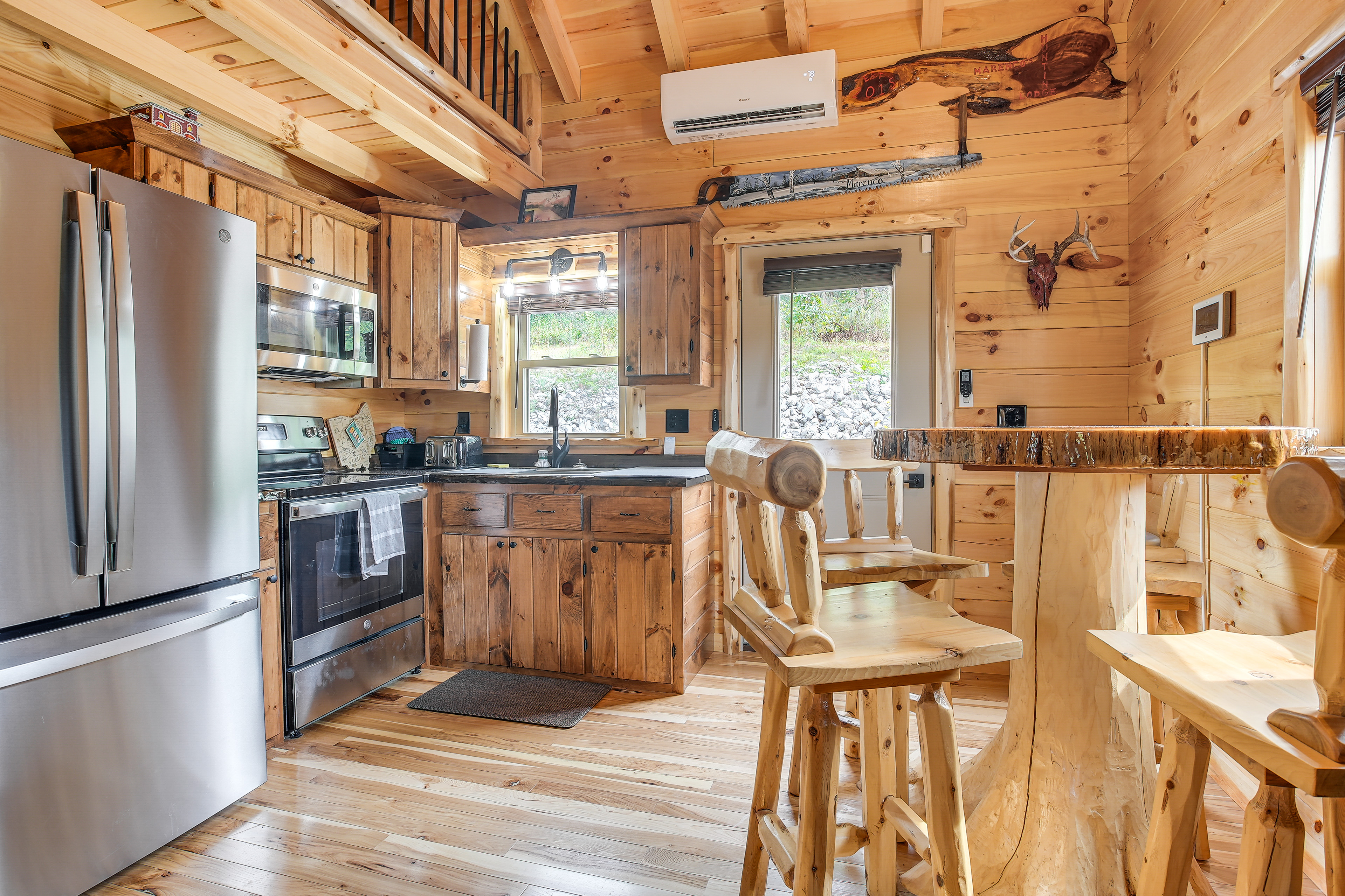 Property Image 2 - Chillicothe Cabin Near Hocking Hills State Park!