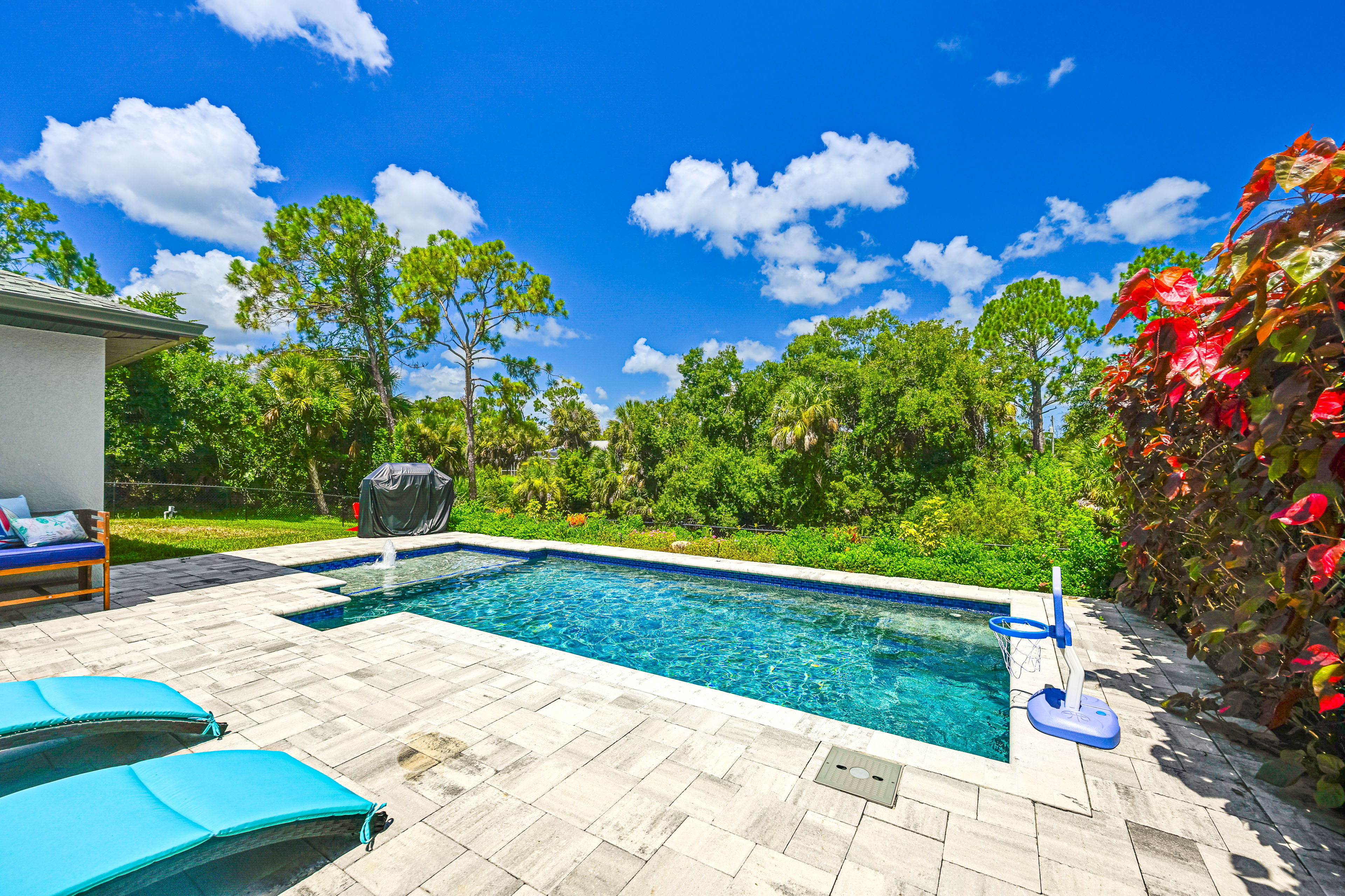 Saltwater Pool & Game Room: Gulf Coast Retreat