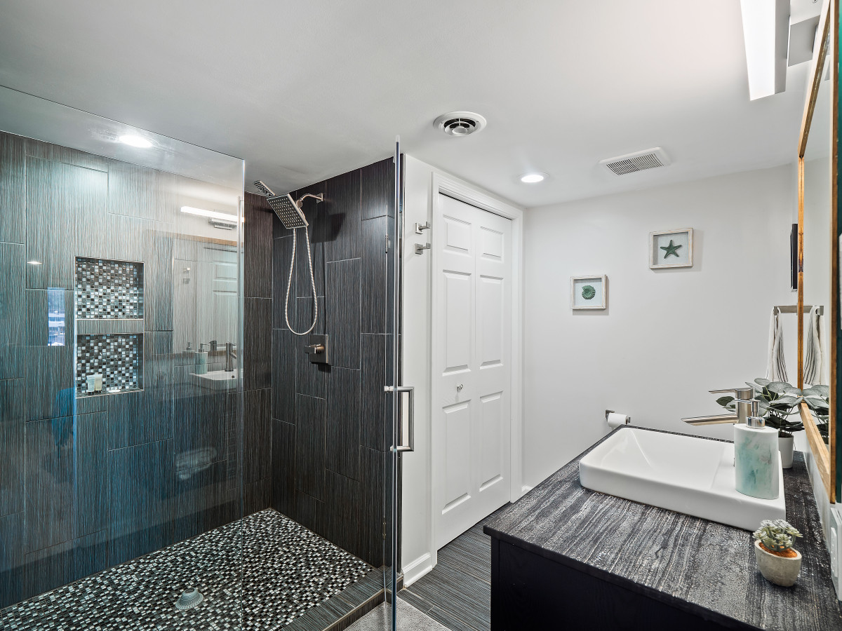 Lake Front|Kayaks|Outdoor Living|Sleeps 8