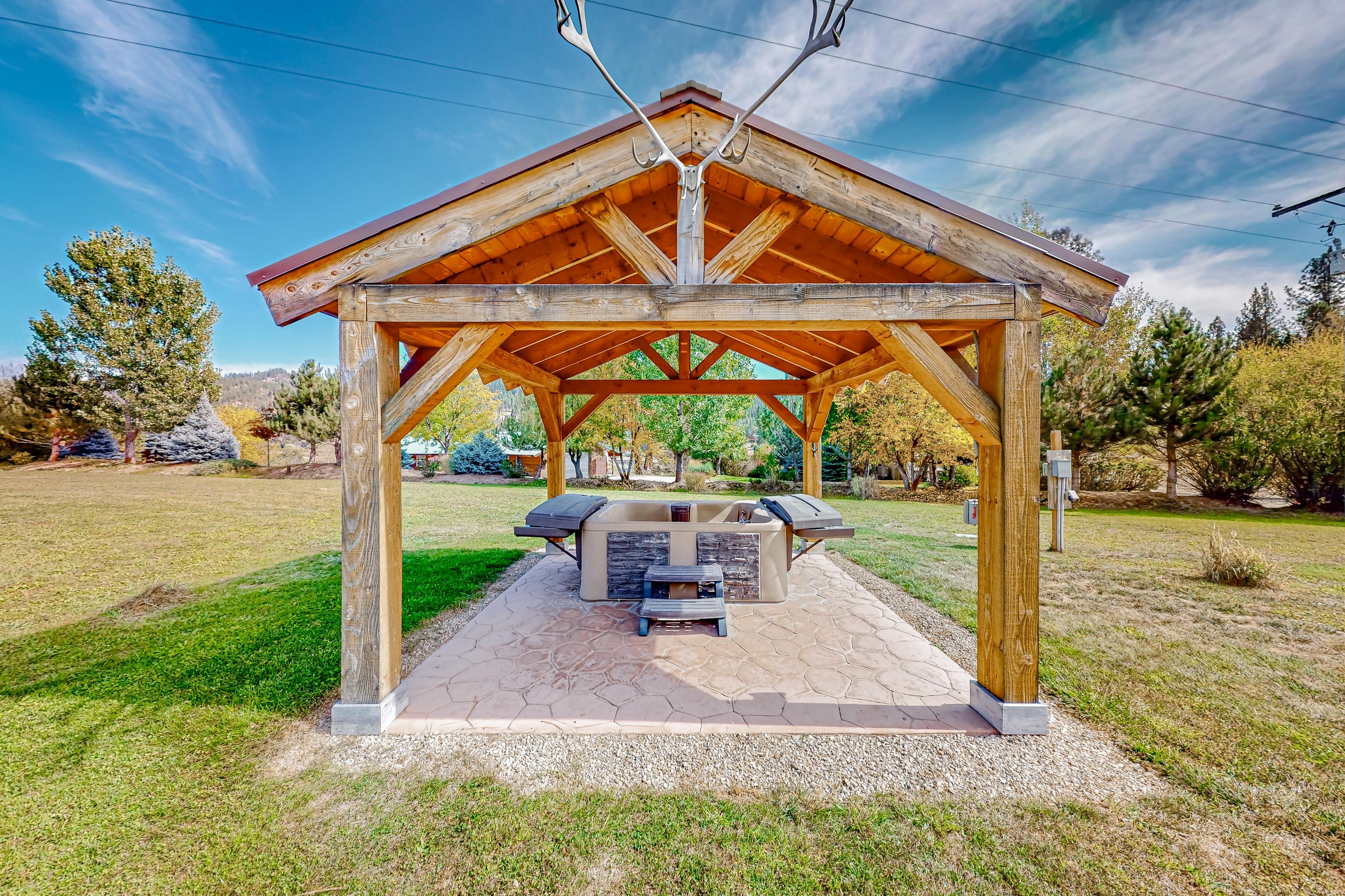 Property Image 2 - Twin Feathers Cabin