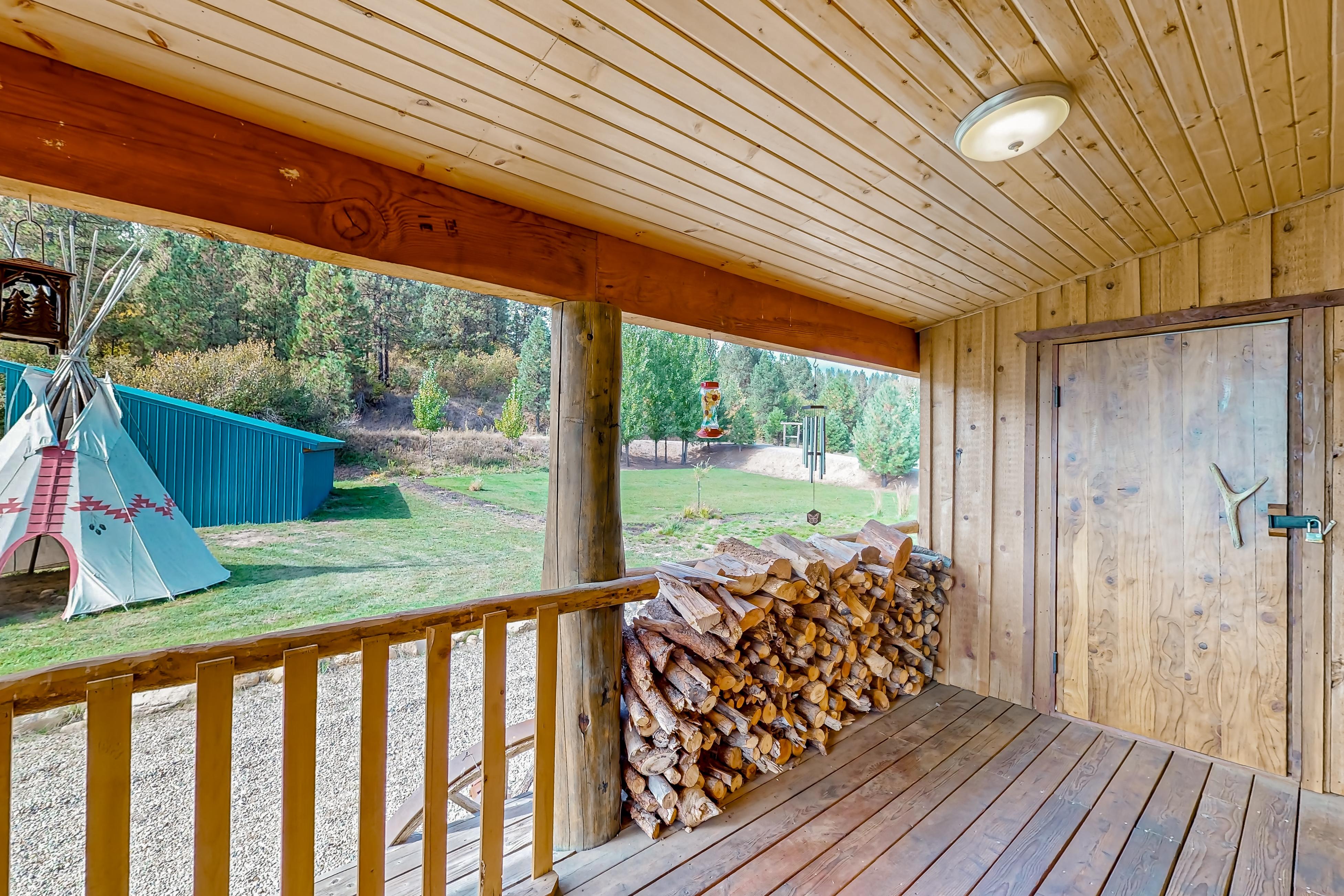 Twin Feathers Cabin