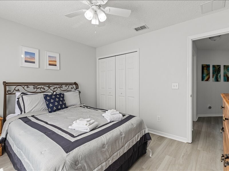 29-8531 Sunrise Key Drive-29.jpg