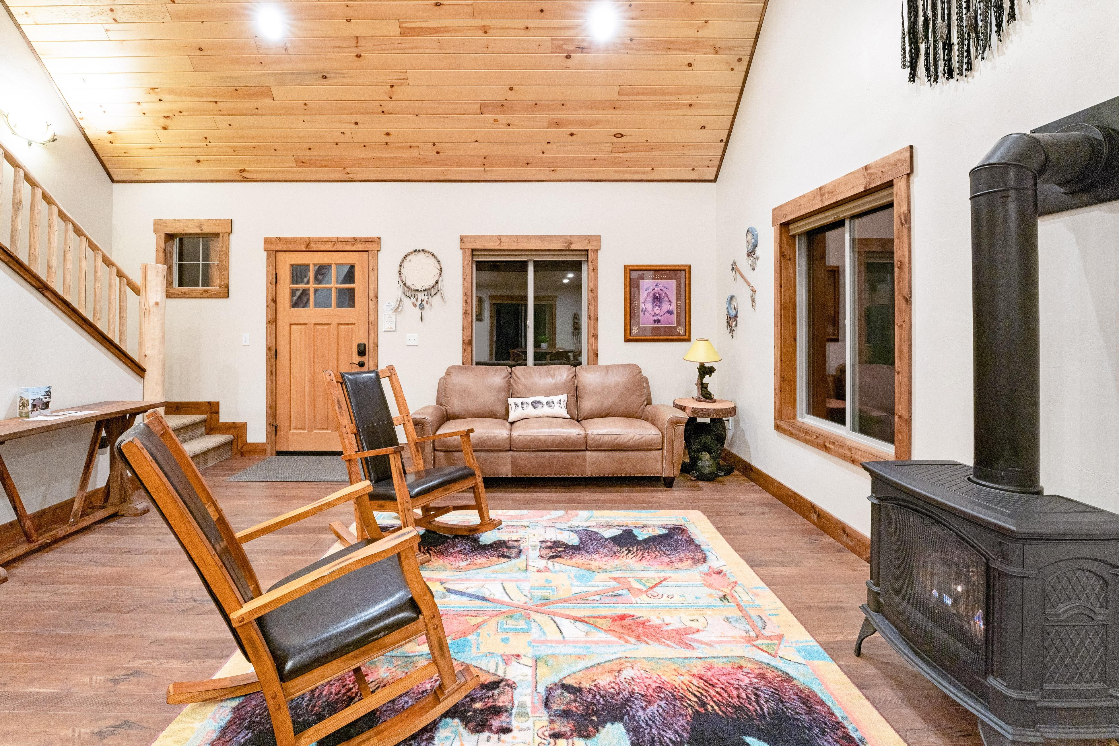 Property Image 2 - Experience Montana - Dream Catcher Luxury Cabin #8