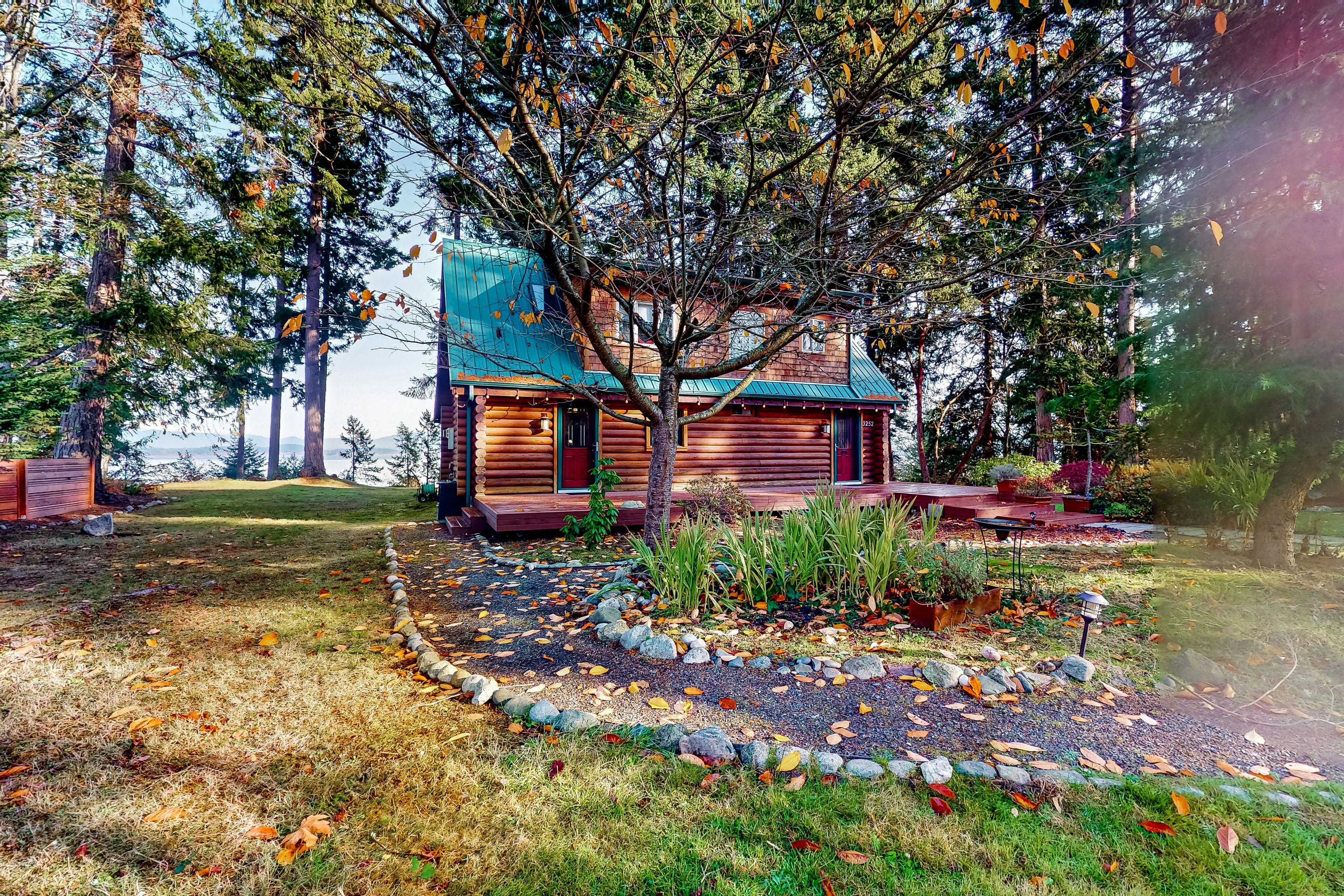 Property Image 1 - Emerald Sea View Cabin