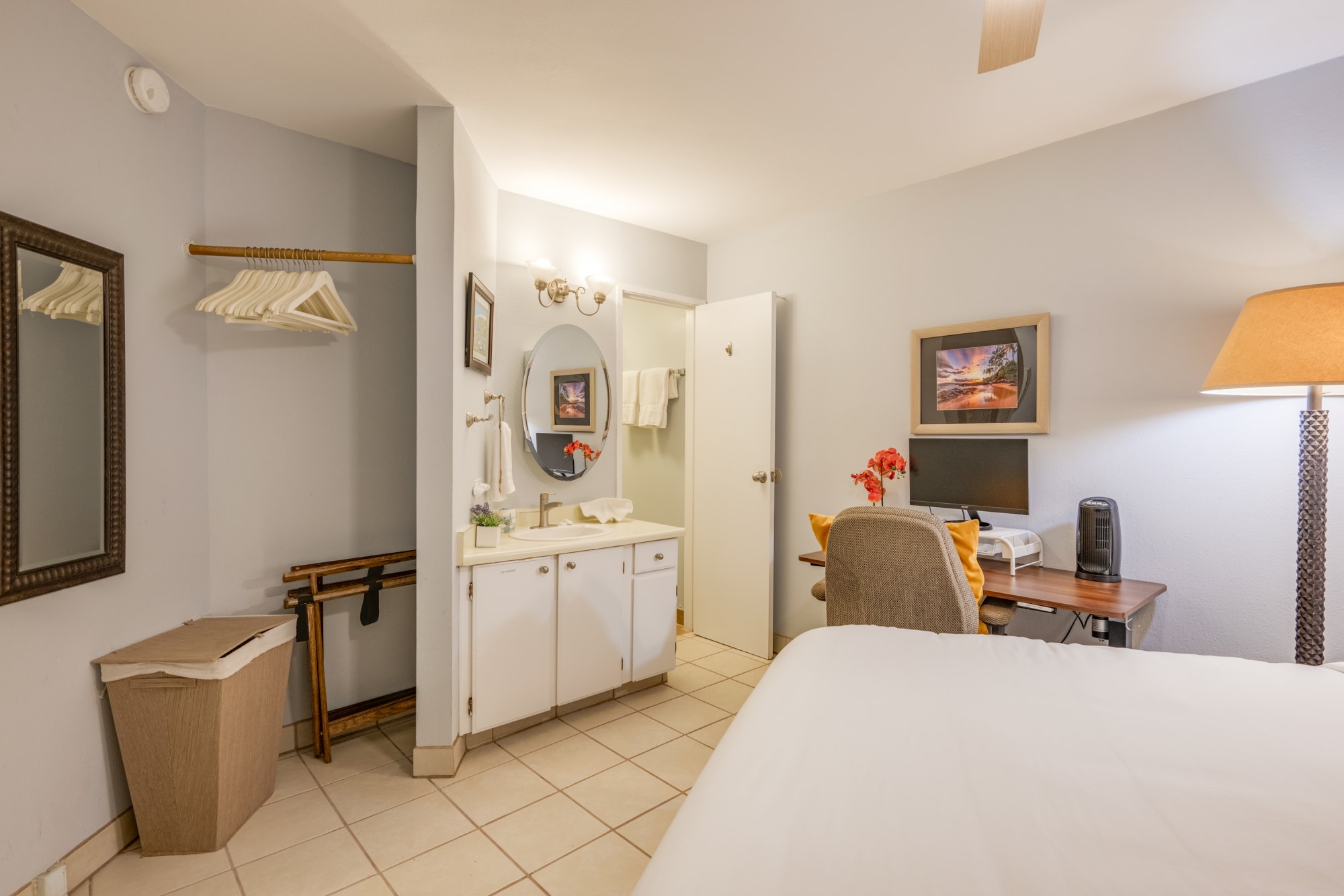 Romanna’s Golden Ray Oceanfront Condo, Maui Resort