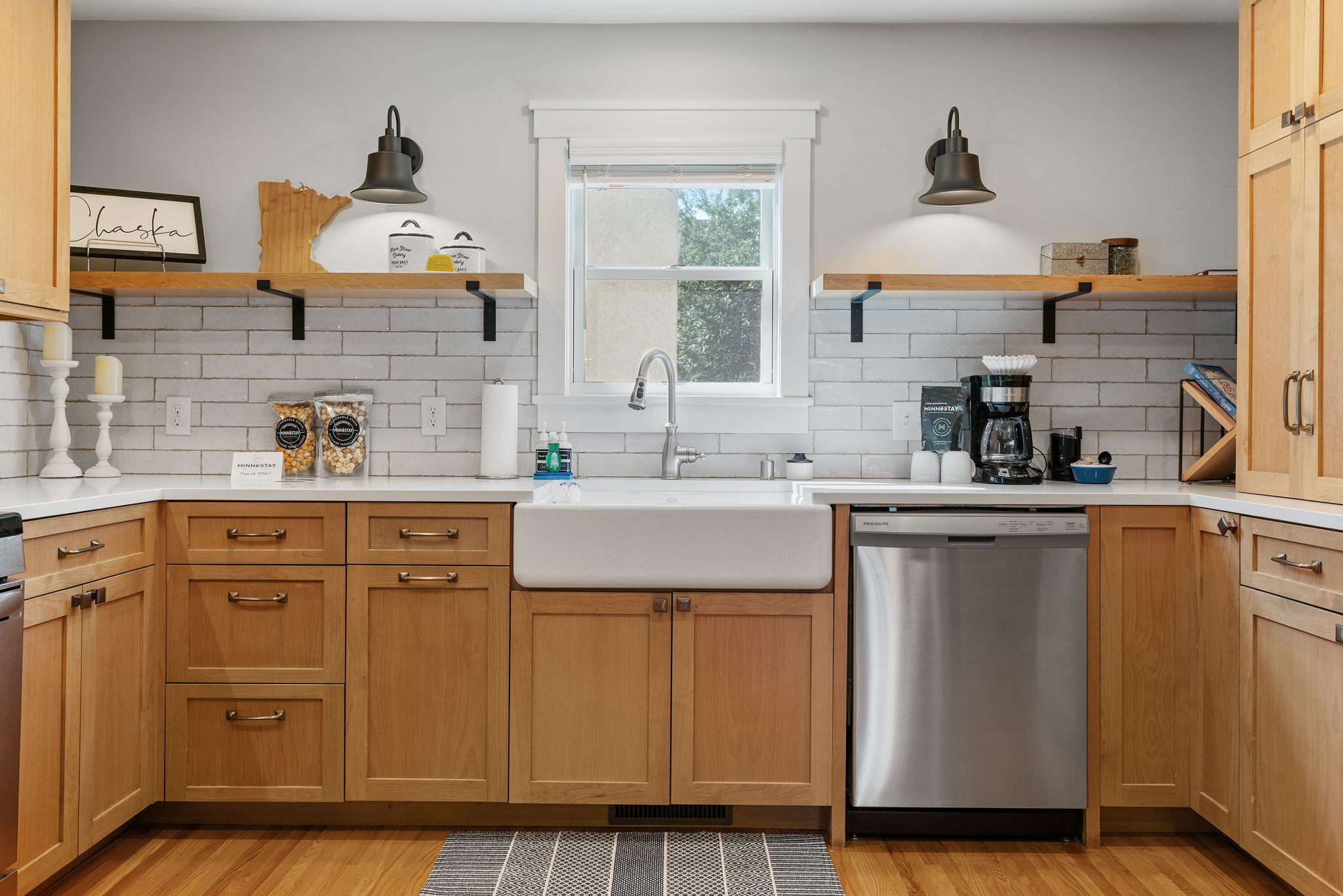 Farmhouse sink