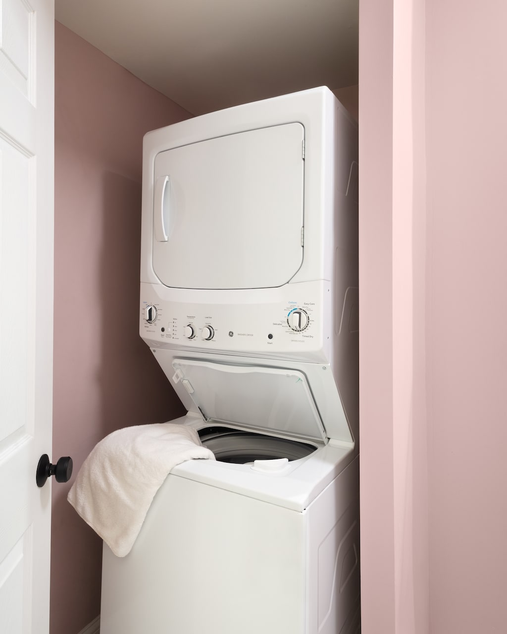 Interior: Laundry room