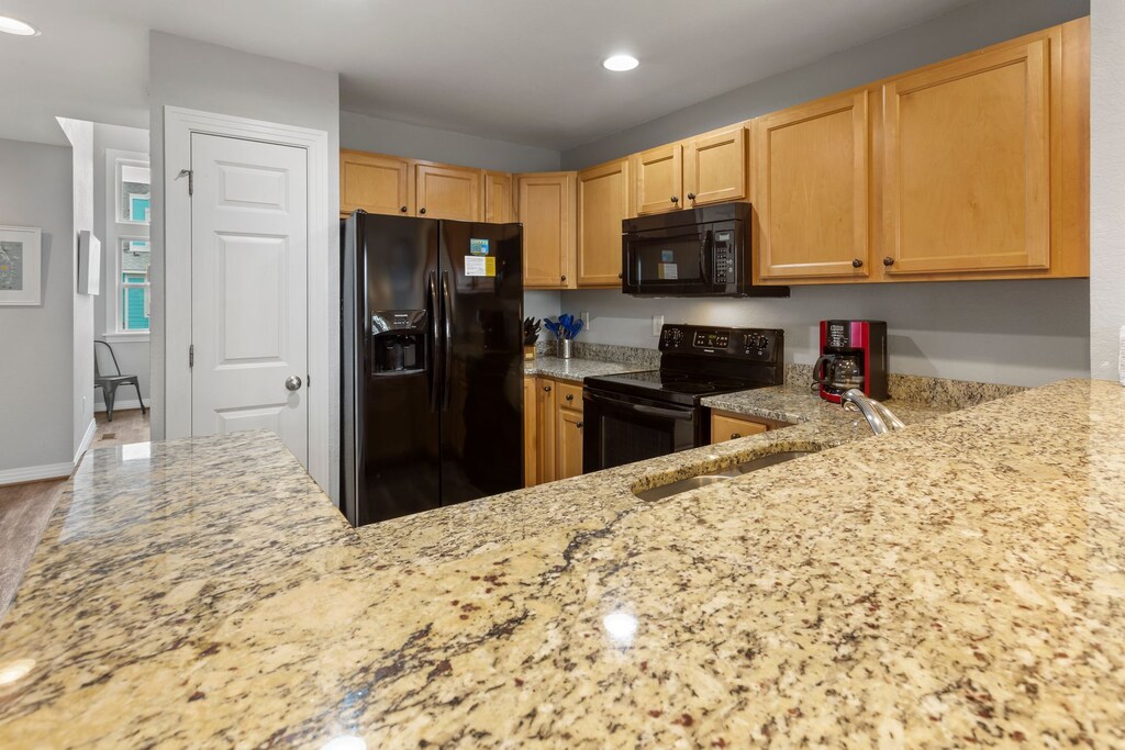 Whip up something delicious in the well-equipped Kitchen with all modern appliances!