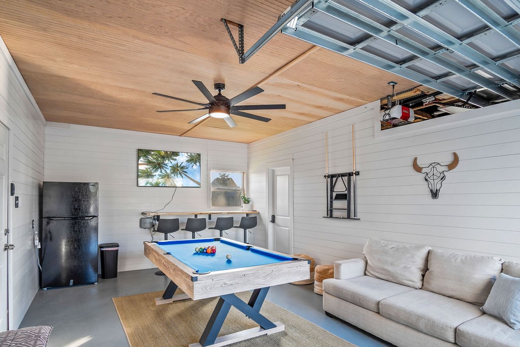 Property Image 1 - Beachside Bliss - Golf Cart Included! PLUS Garage Game Room! Property Image 1 - Beachside Bliss - Golf Cart Included! PLUS Garage Game Room!