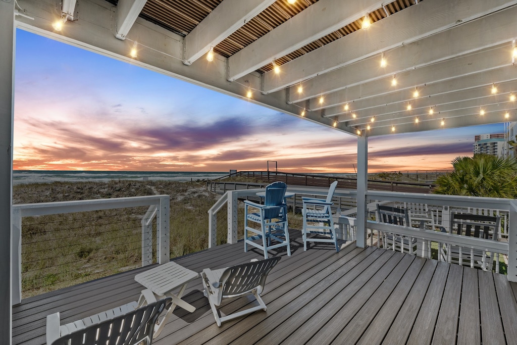 Beach House - Beach Blvd D