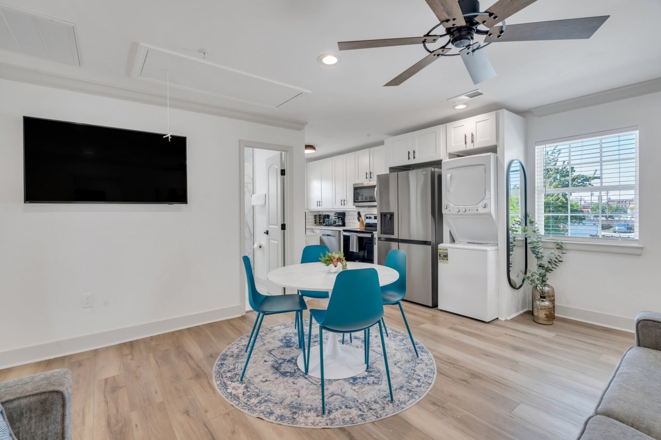 Streetcar Serenade: 3BR Haven near FQ w/ Pool