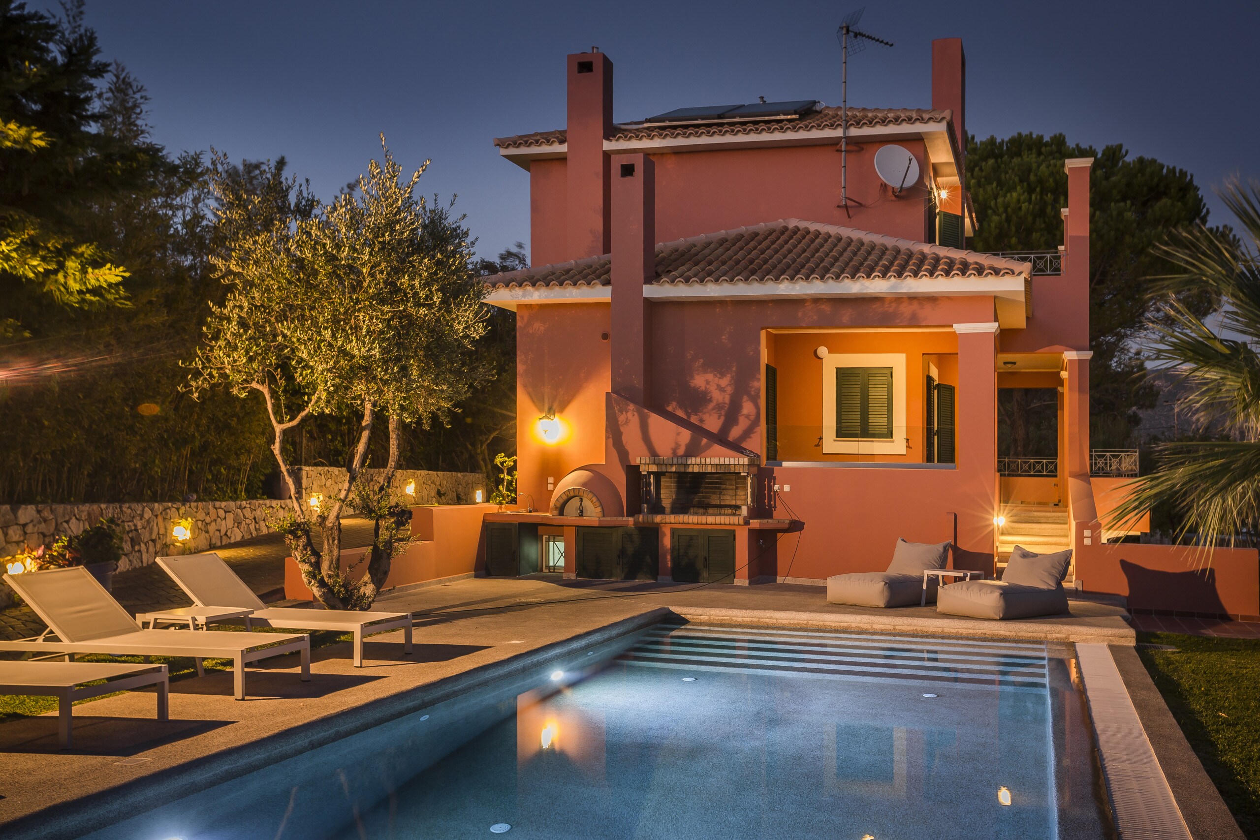 Property Image 2 - Frosso 4 BDR pool villa