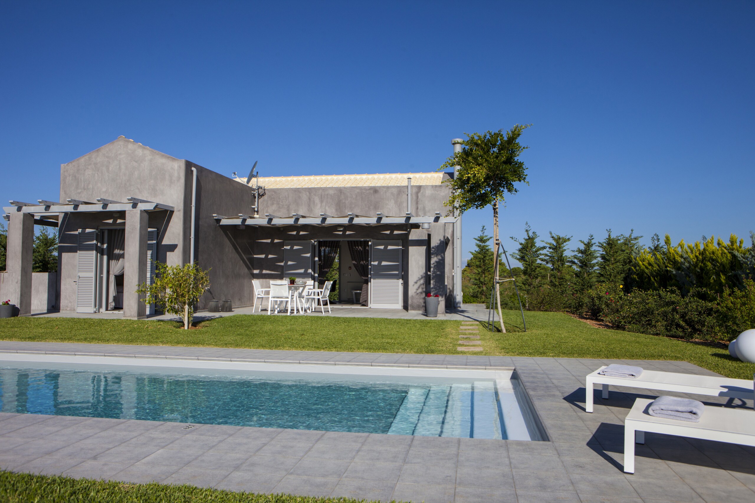 Property Image 2 - Lefteris 1 BDR pool villa