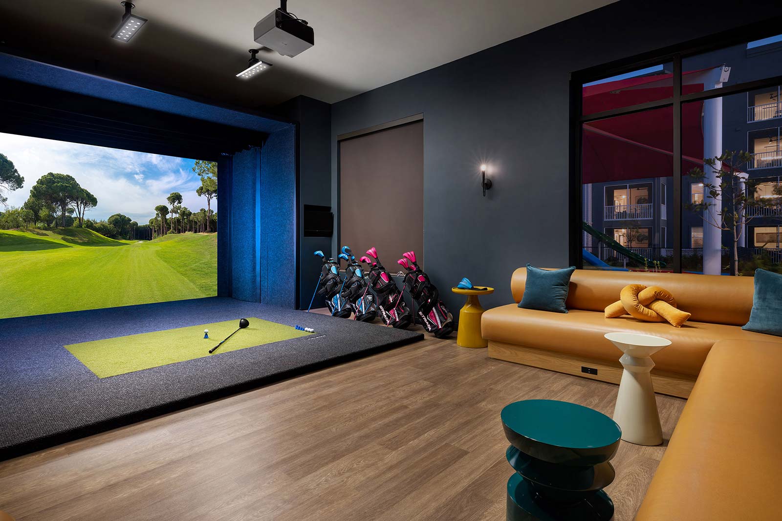 Immerse yourself in our luxury private lounge and enjoy some high-tech gaming with the Topgolf Swing Suite
