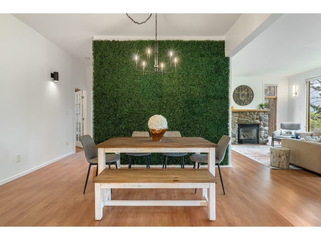 Dining Area with Hedge Wall