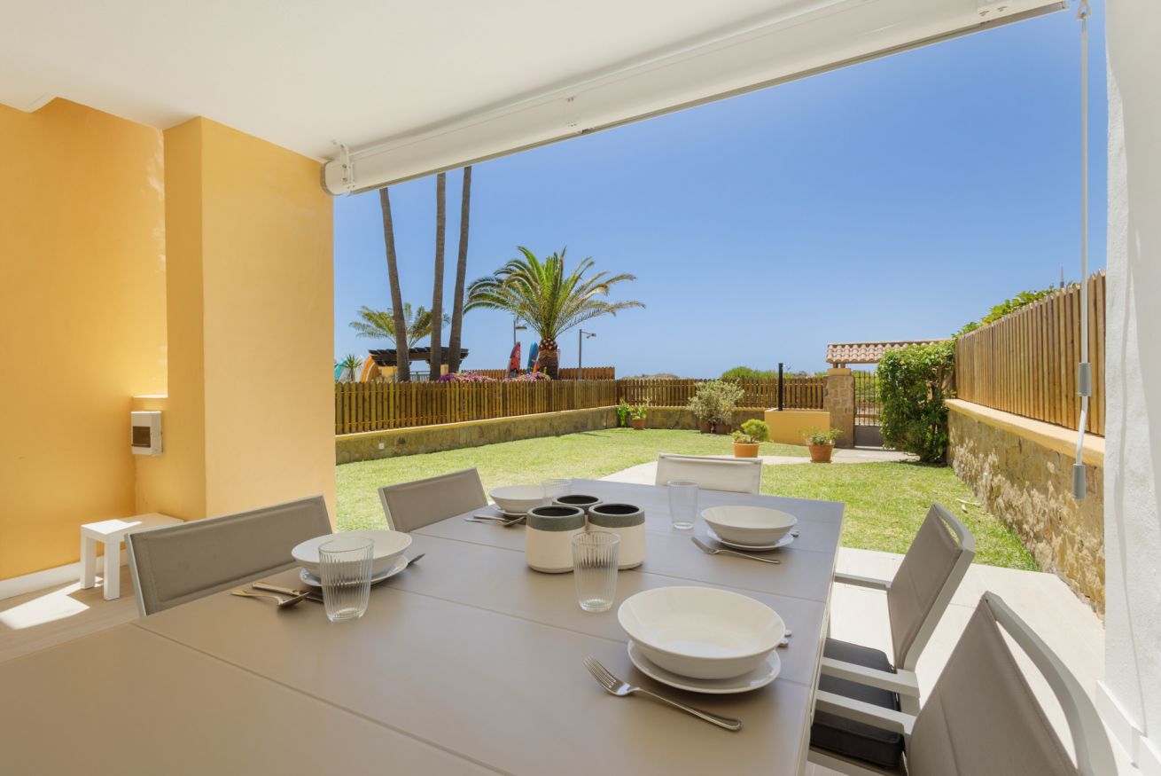 Property Image 2 - Renovated apartment with private garden and direct access to the beach, Marbella East