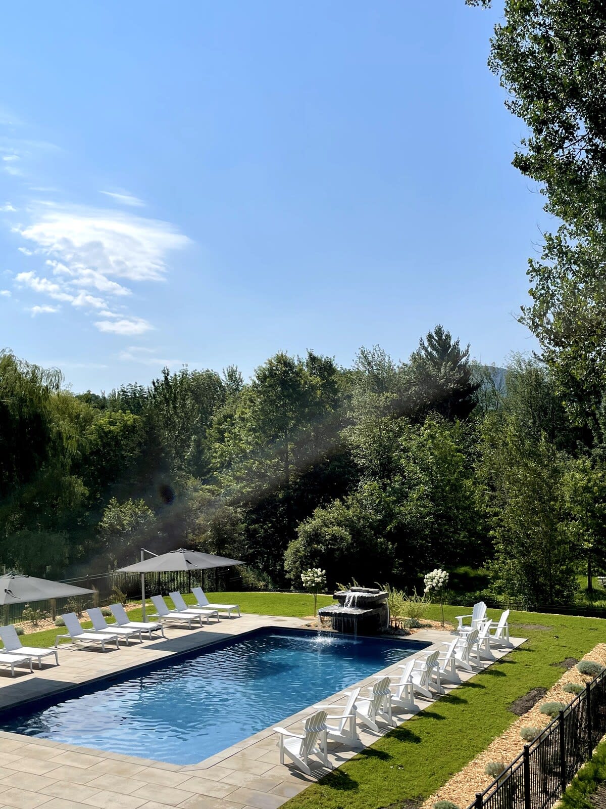 piscine chauffée ouverte de 11h à 21h du 1er juin au 15 septembre 