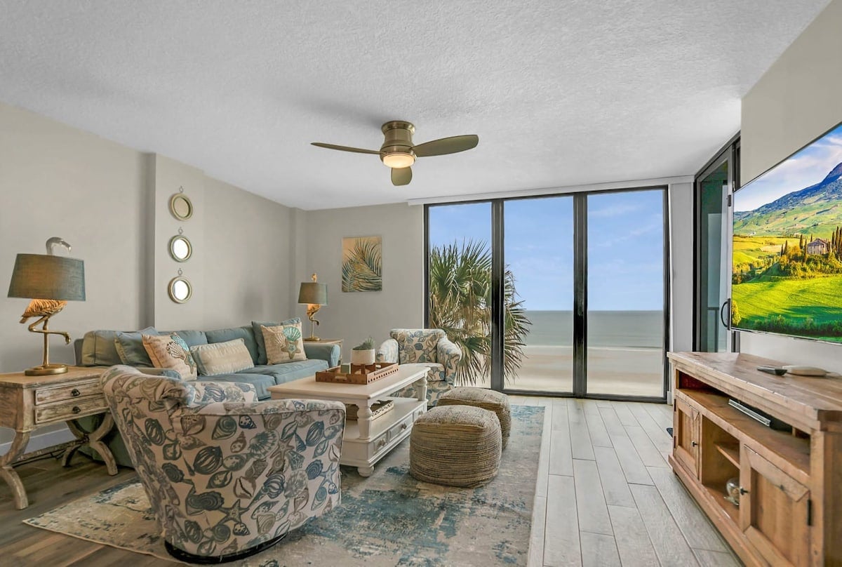 Floor to ceiling panoramic ocean views await!