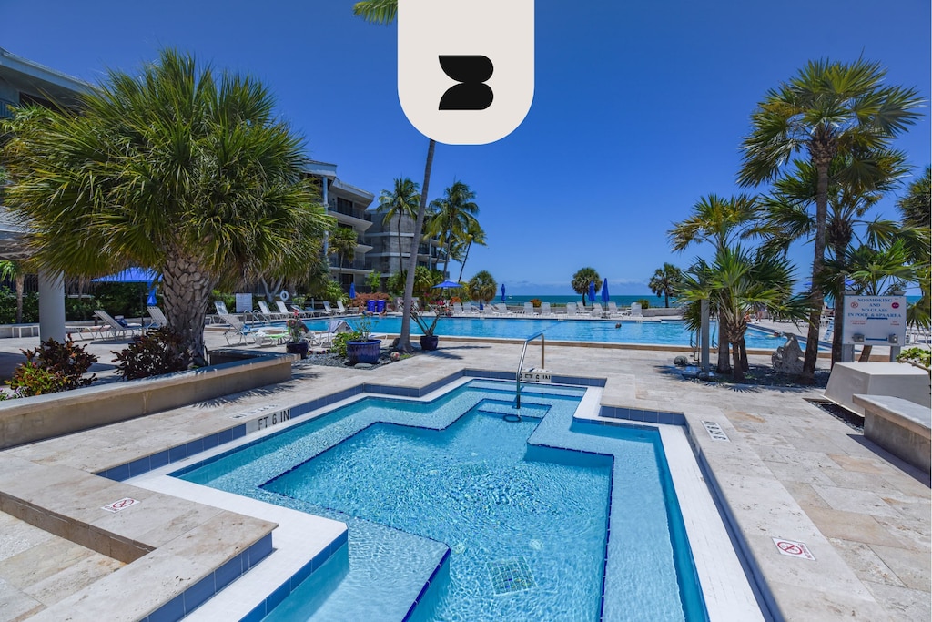 Pool & Hot Tub w/ Ocean Views!