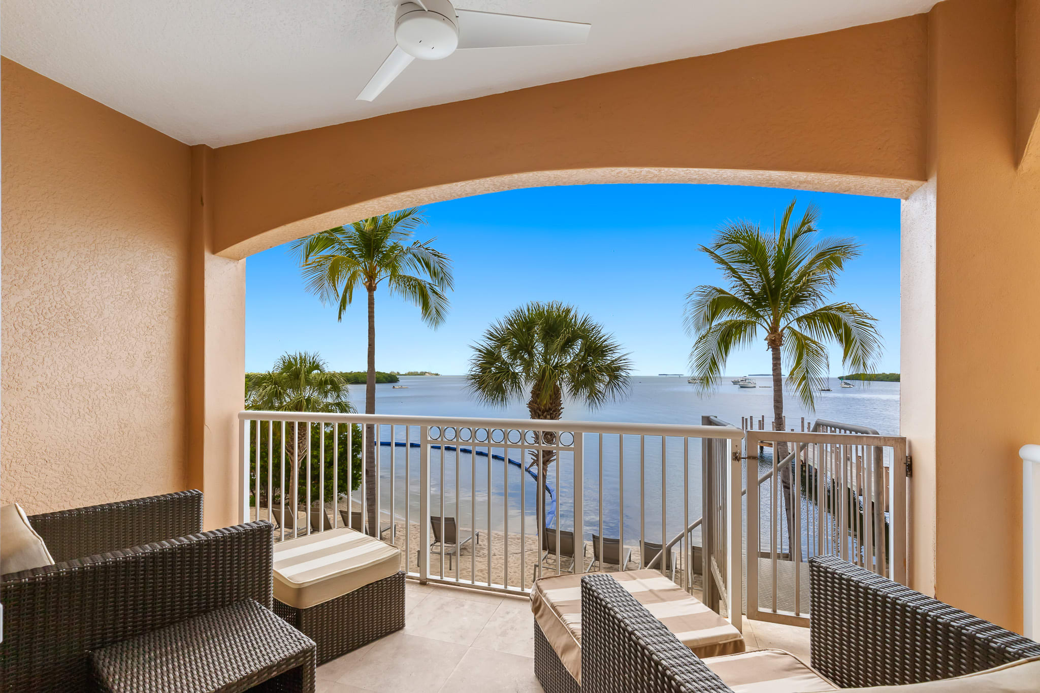 Property Image 2 - Premium Oceanfront Suite with Direct Beach Access