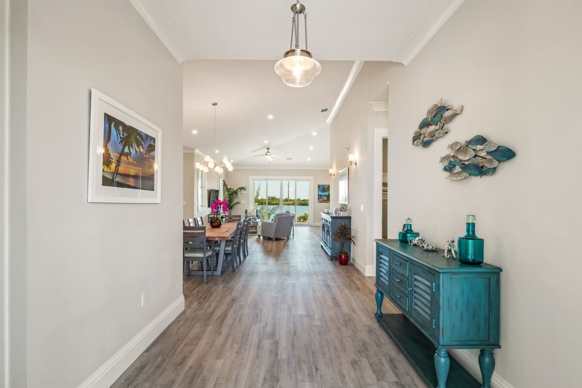 Views of the ocean as soon as you walk in the door.