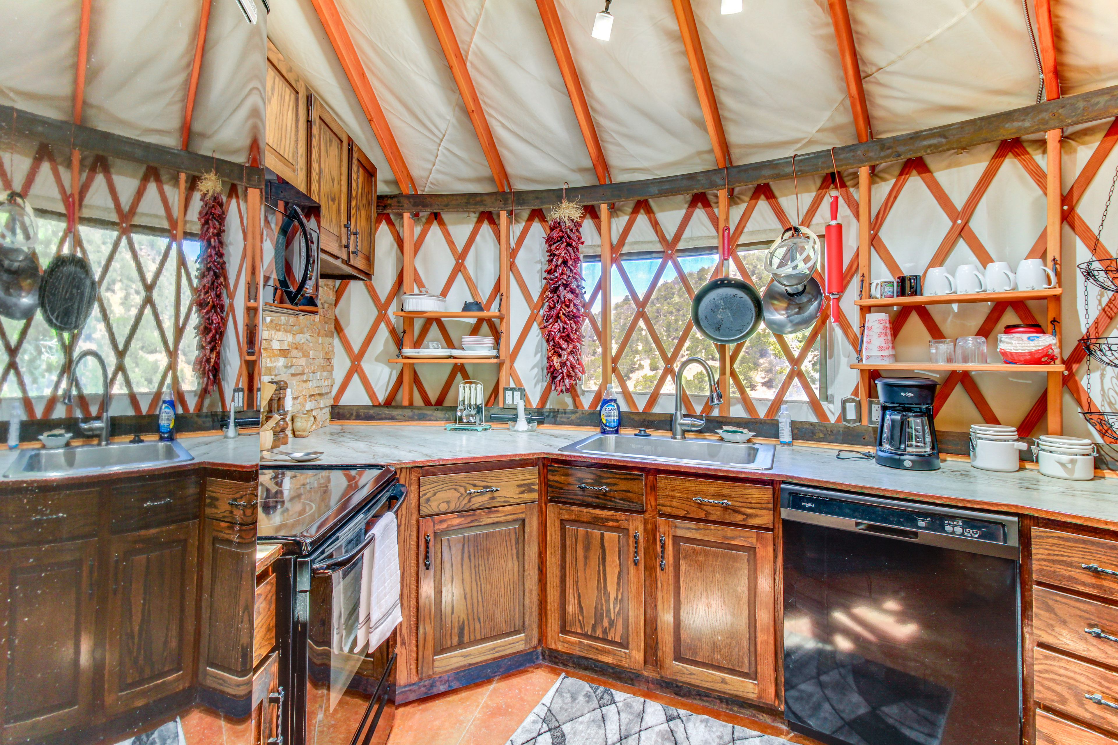 Mountainside Yurt w/ Views < 3 Mi to Black Canyon!