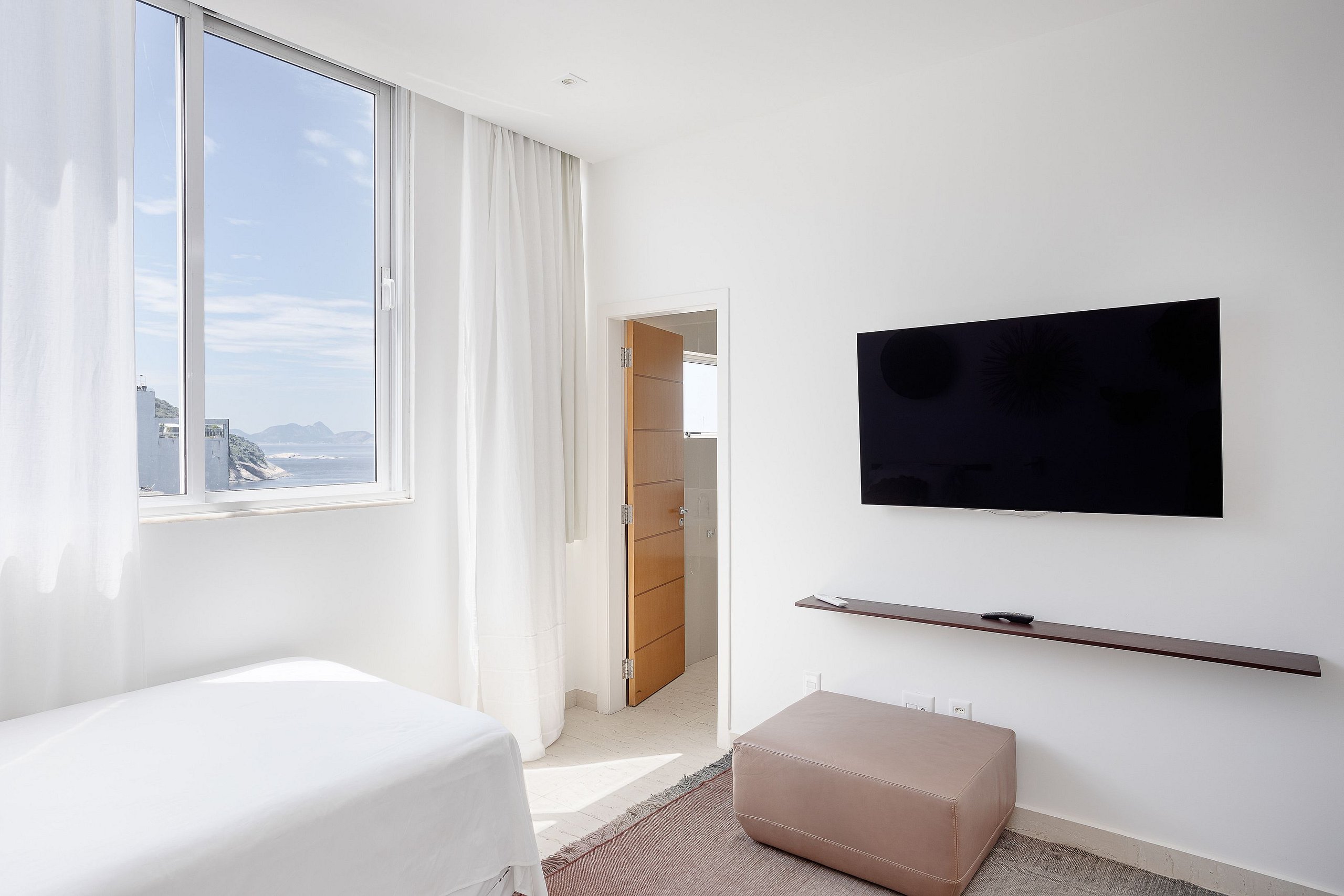 Rio001 - Breathtaking beachfront penthouse