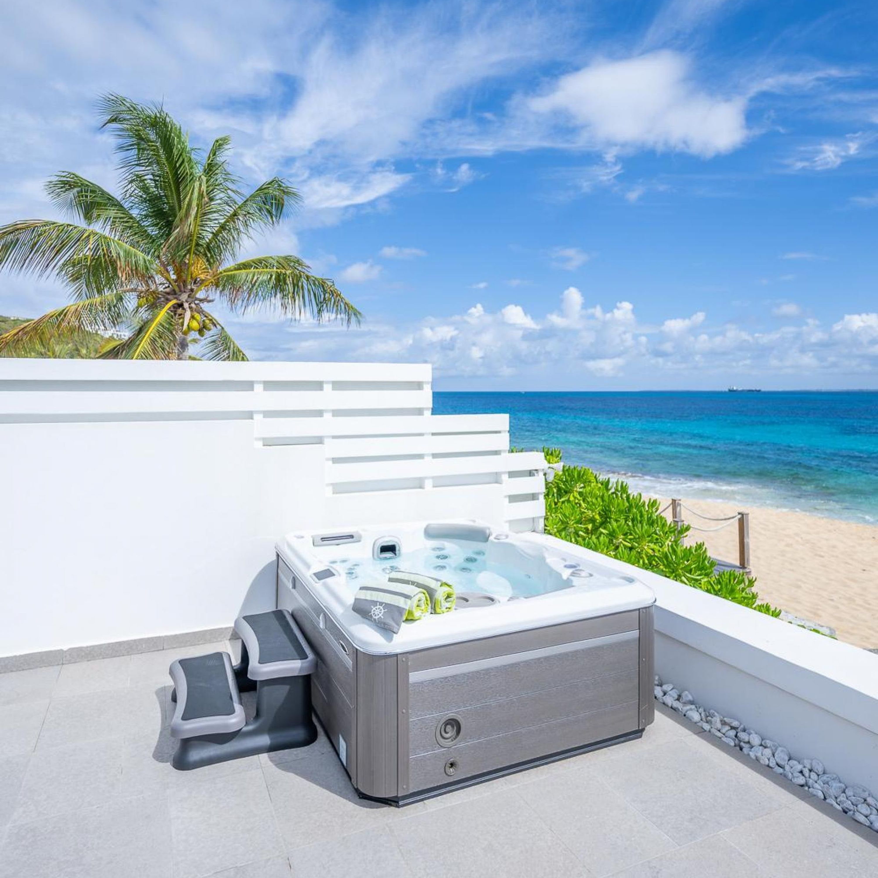 La Perla Bianca - 1 BR Beachfront Luxury Villa offering utmost privacy