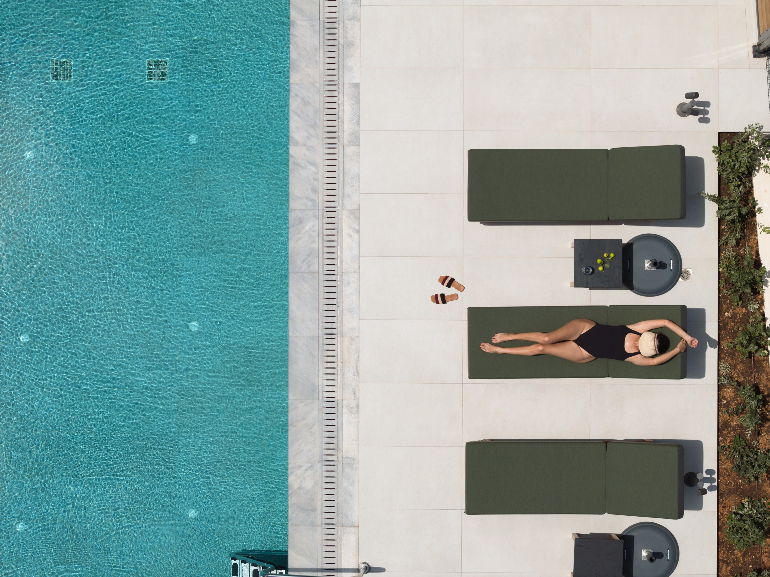 Sensory pool elements.