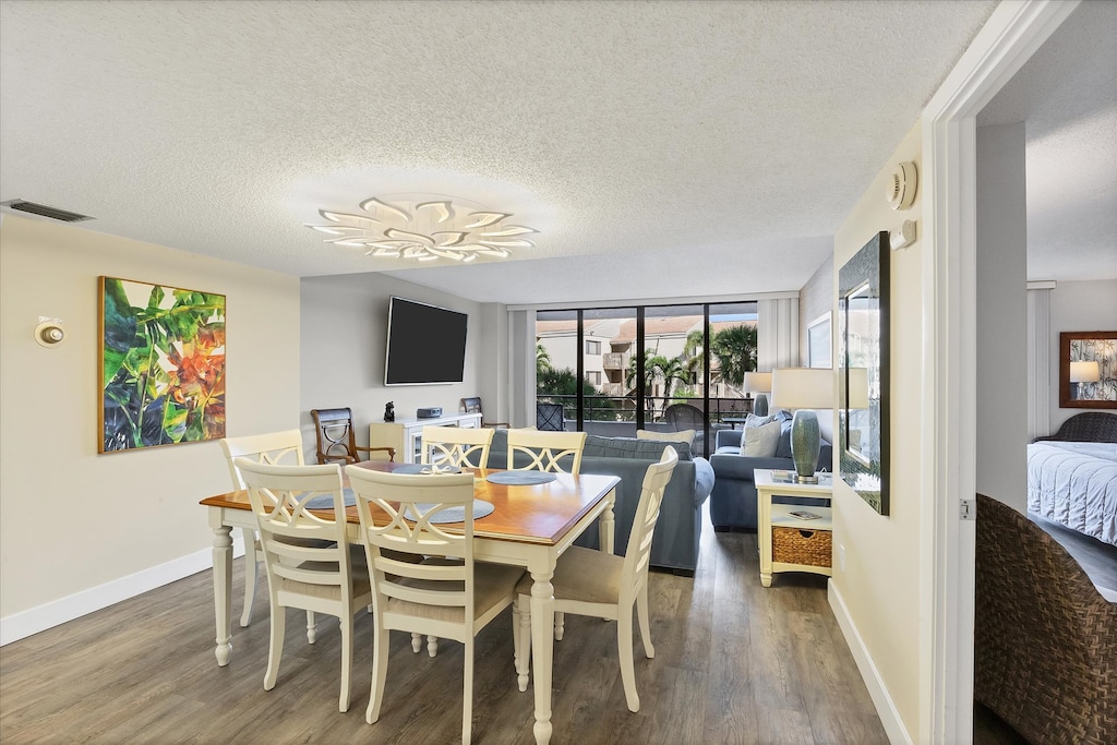 Dining table seats 6