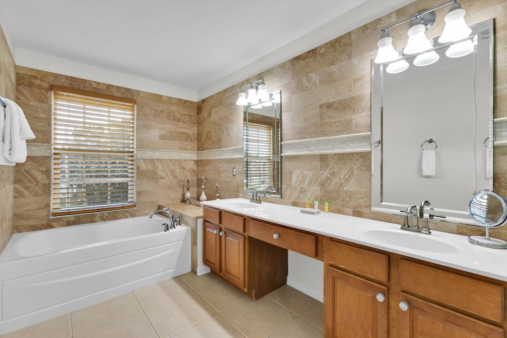 Master King Bathroom 1 Upstairs
Tub and Shower