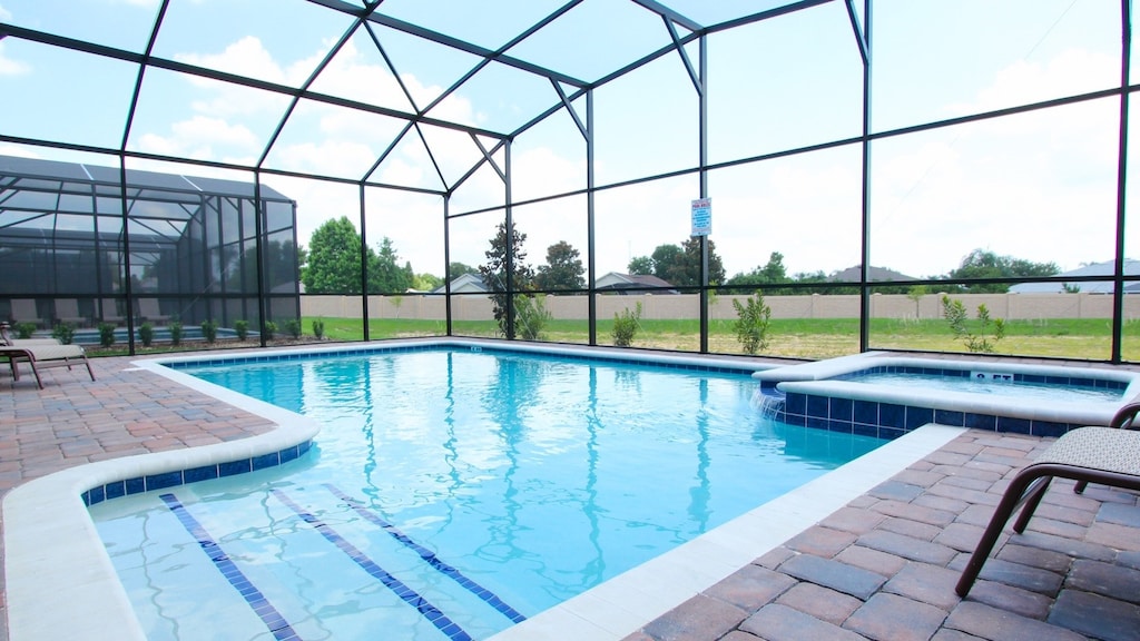 Pool
Faces Southwest