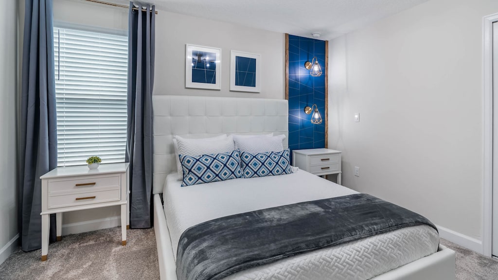 Queen Bedroom 5 Upstairs
Shared Bathroom