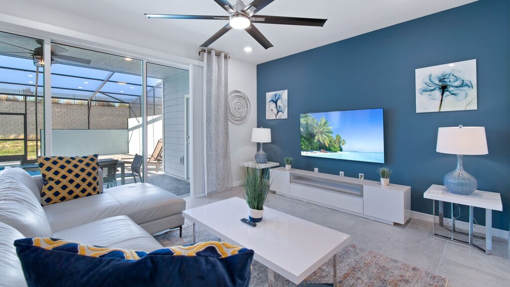 Living Room
65" Smart TV