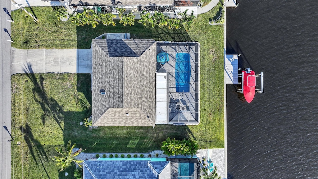 Lovely South Gulf Cove canal home (Boat lift not available)