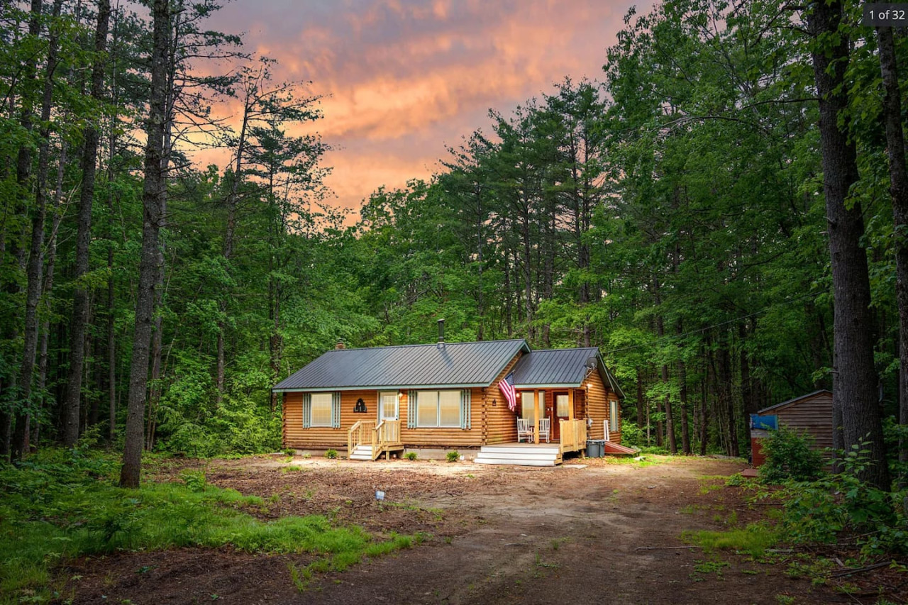 MOOSE CABIN | 5-Star Maine Experience | Hot Tub - Home Rental in Denmark