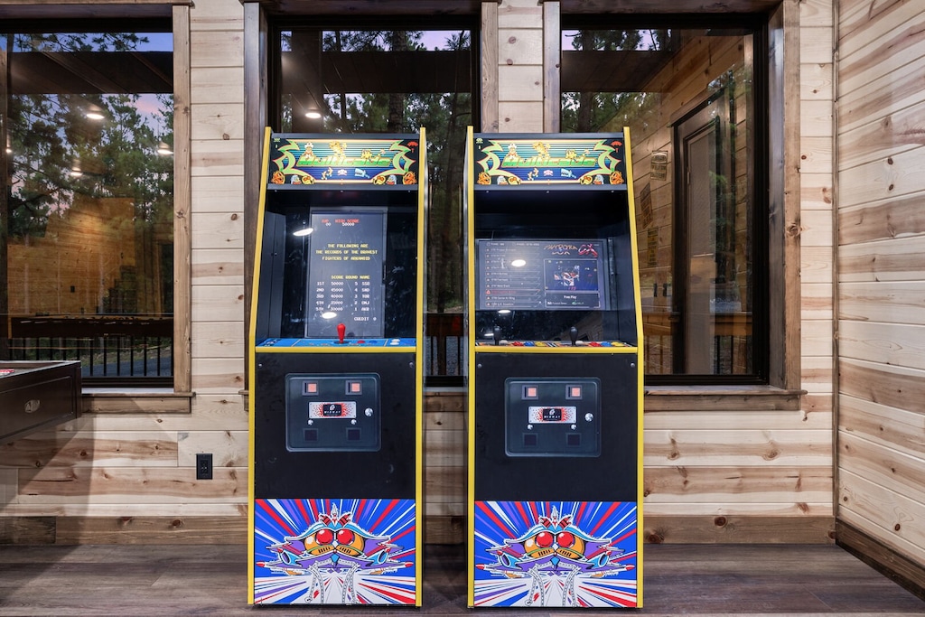 Dual arcade games