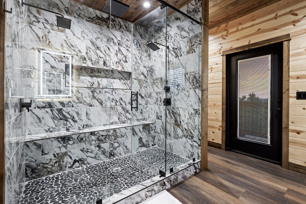 Full size stand up shower