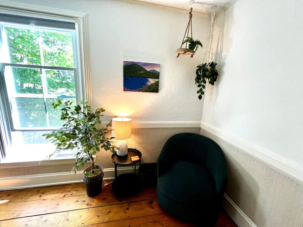 Fowler Farmhouse |Downtown | Beach | Hot tub | Outdoor Oasis!