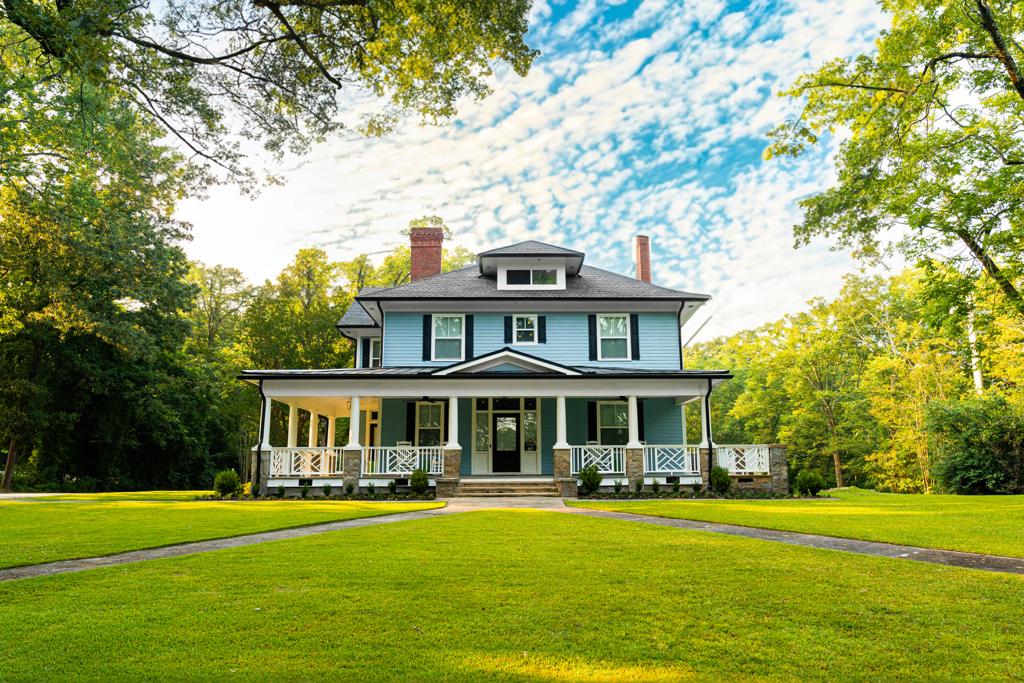 Welcome to this charming and historic home nestled in the heart of downtown Norcross, GA. This elegant residence features 5 bedrooms, with 7 beds and 4.5 Baths, combining timeless character with modern amenities, & offering a truly unique experience.