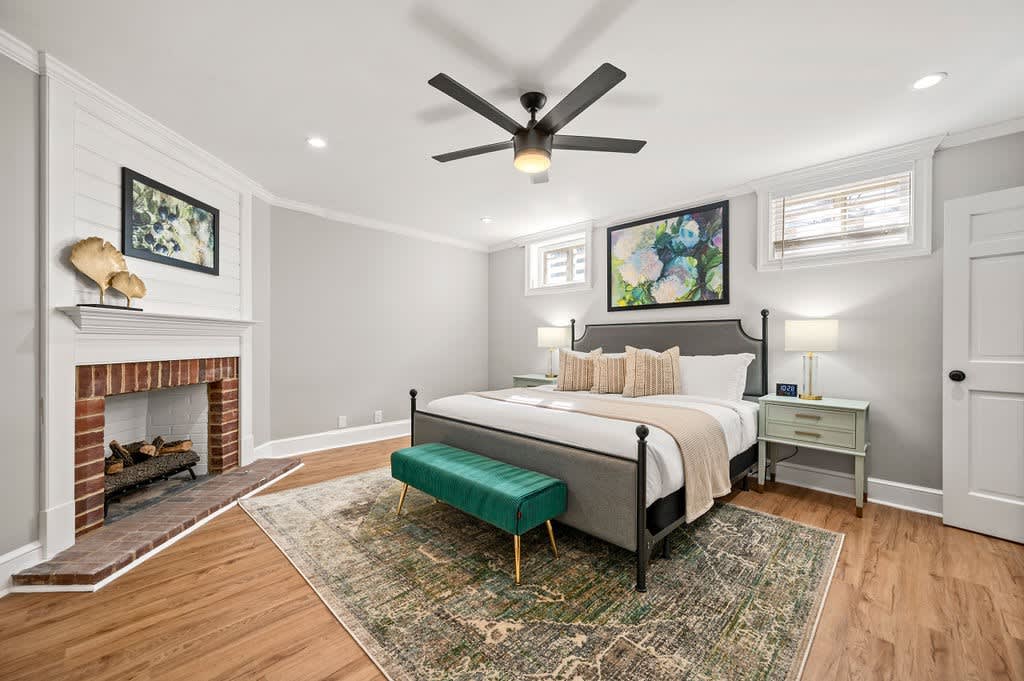 Bedroom #7 king size bed - you will get an unbeatable night sleep in the designer mattresses