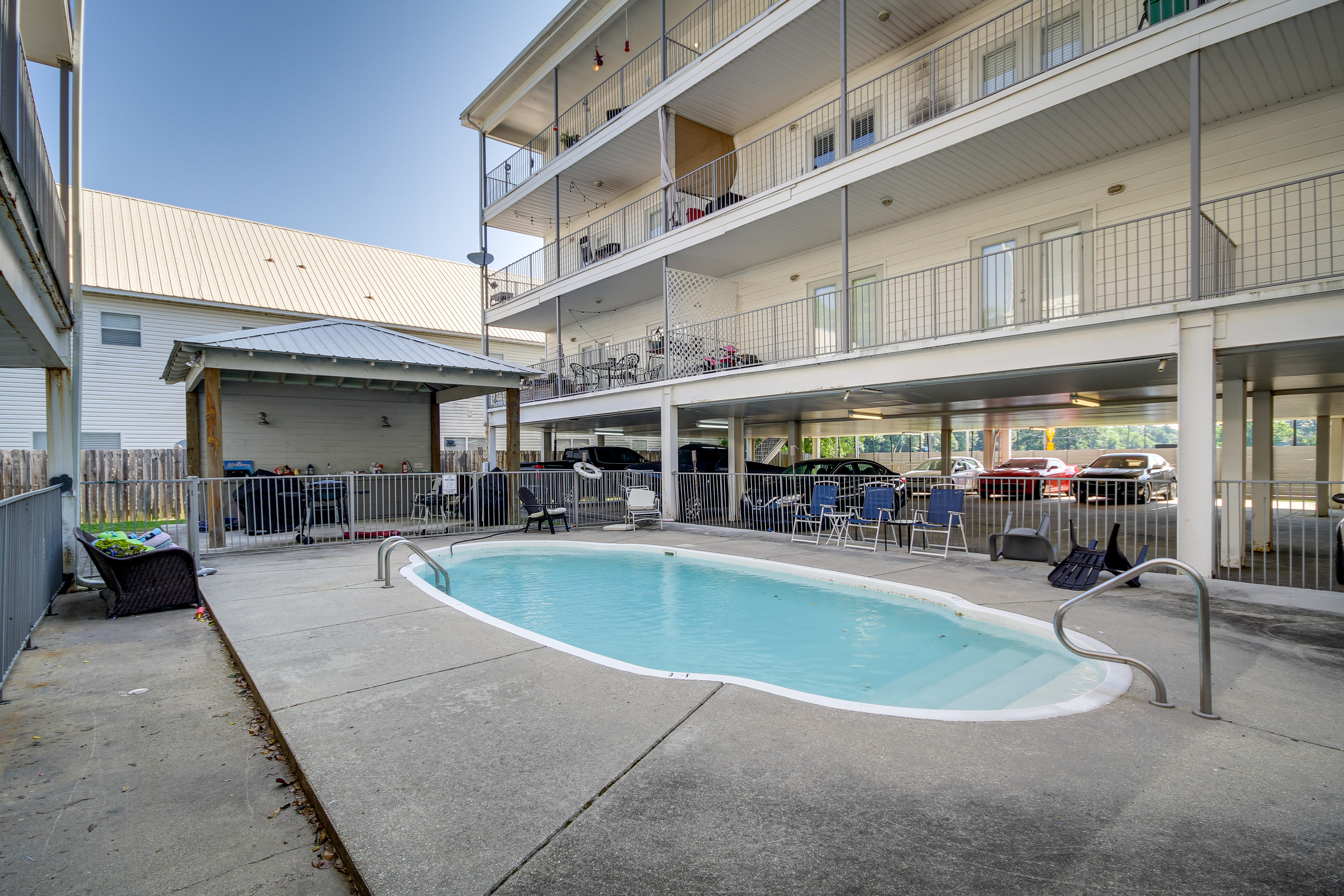 Biloxi Condo w/ Community Pool ~ Half-Mi to Beach!