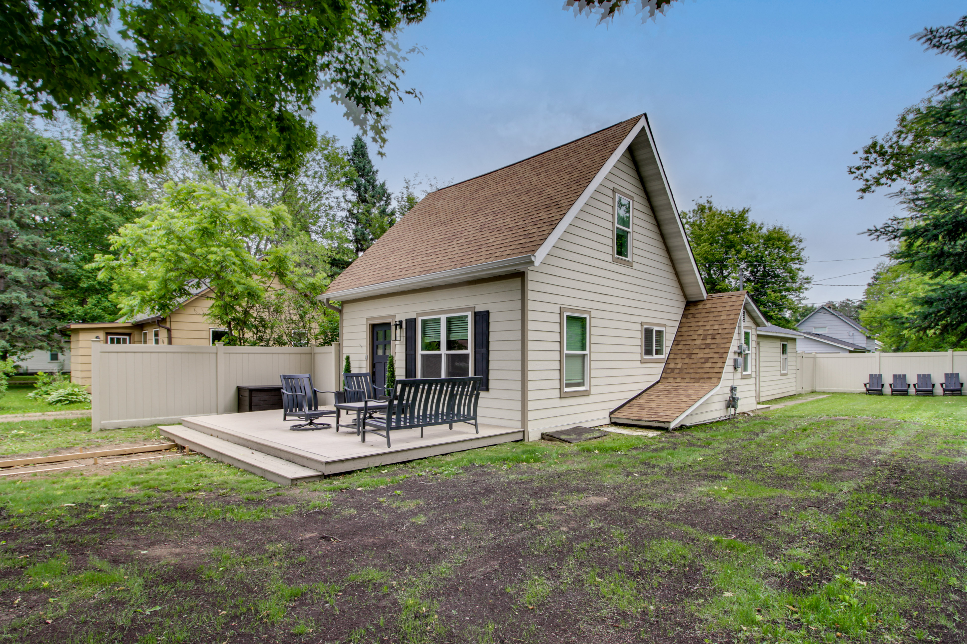 3 Blocks to Mtn Biking: 'The Cottage' in Crosby