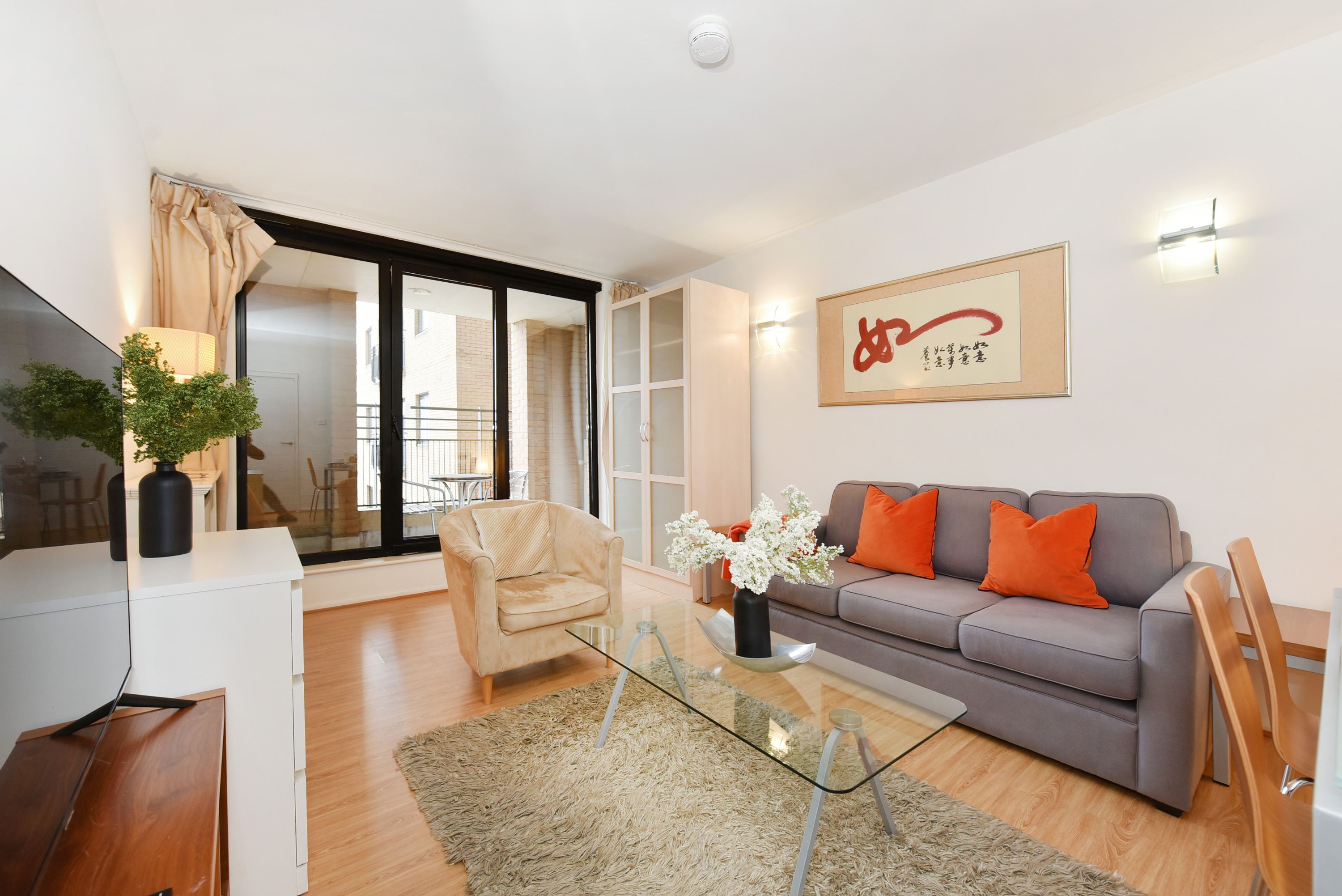 Property Image 2 - Stunning Quiet South Kensington 2Bed 2Bath Balcony