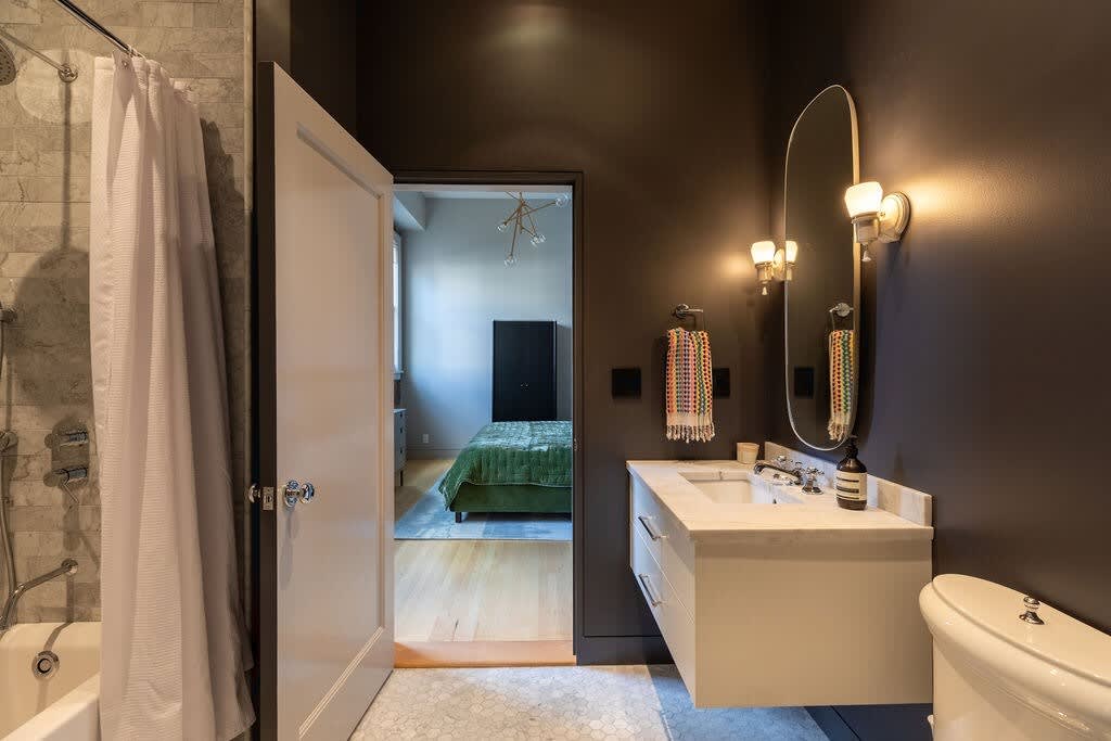 HC Turner Building: Expansive Loft in Hudson 