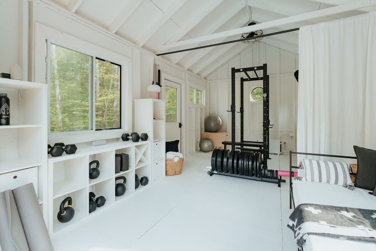 Spirit Cabin: Lakefront w/Pool-Sauna-Cold Plunge