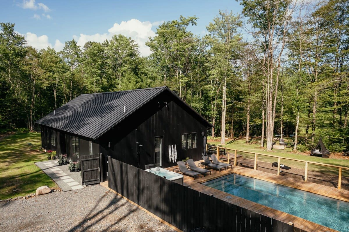 Property Image 2 - Spirit Cabin - Modern Lakefront Home, Pool & Sauna