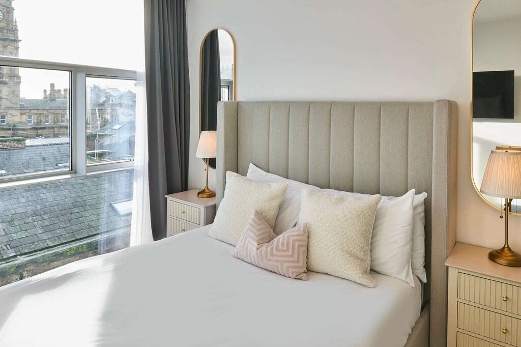 The Municipal View Abode, Liverpool - Host & Stay