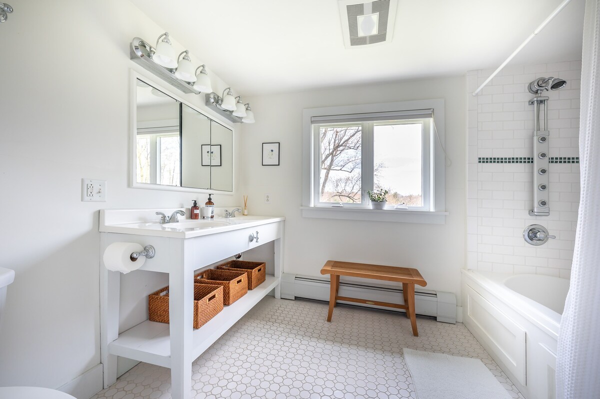 Upstairs spa bathroom